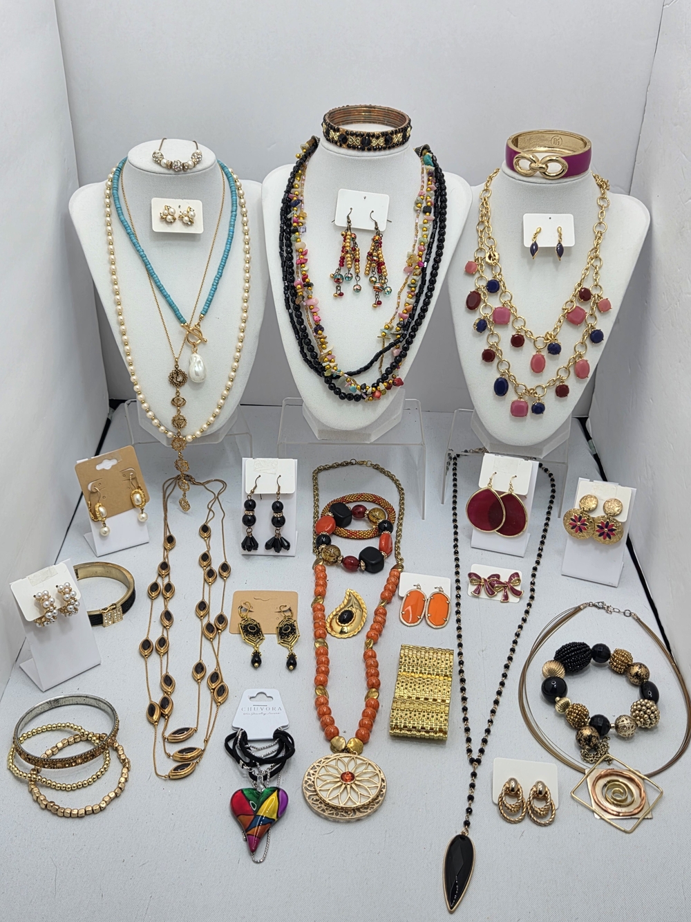 HUGE 30+ Estate Jewelry Lot TALBOTS BANANA ART GLASS Gold Tone VINTAGE Necklaces